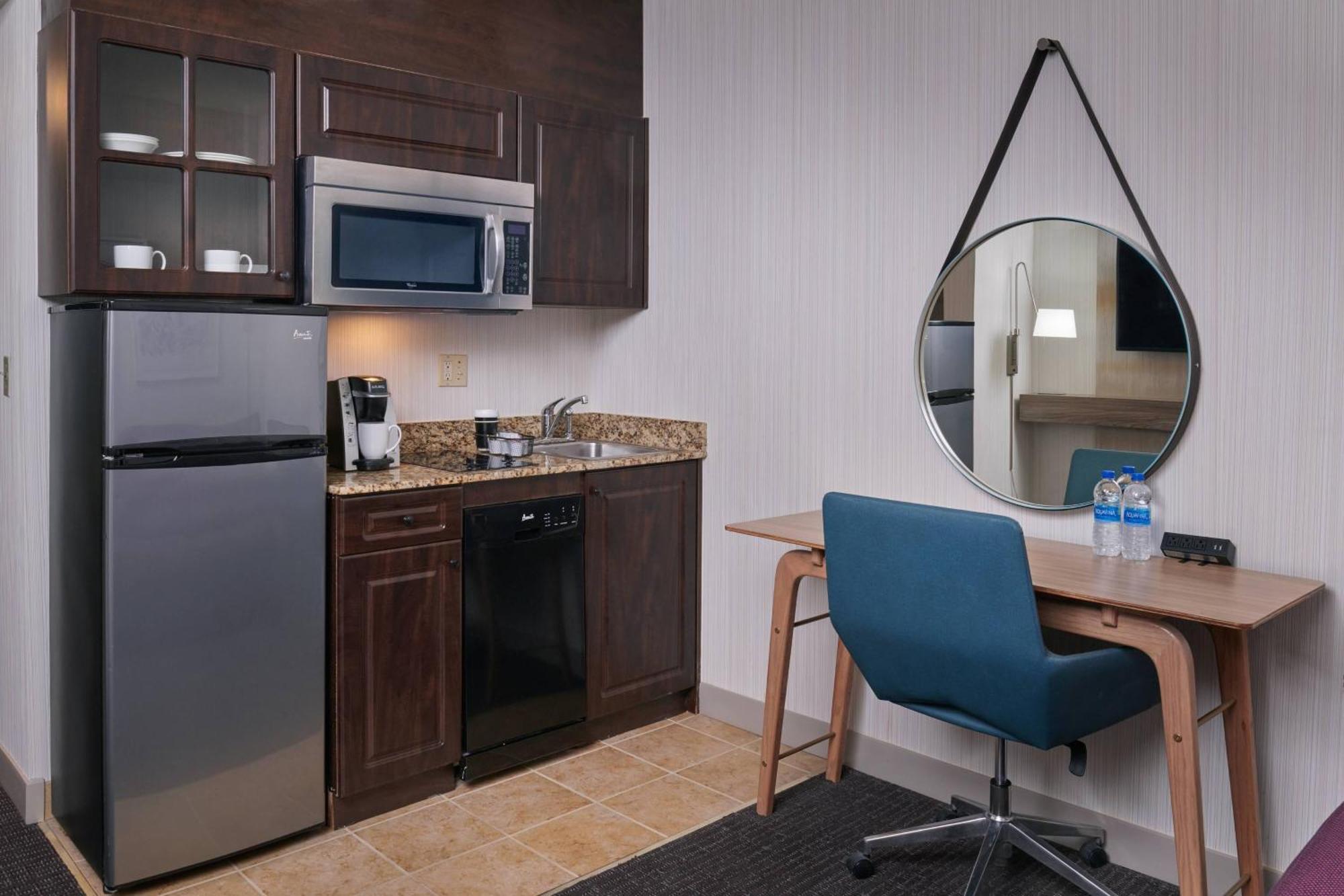 Delta Hotels By Marriott Detroit Novi Farmington Hills Exterior photo